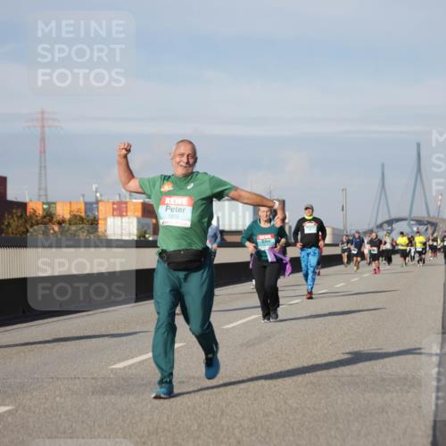 03.10.2025 - Köhlbrandbrückenlauf Jannik Wohlers http://msf.ph/oto/9092614 03.10.2025 10:11:47 Position 3 2272 meine-sportfotos.de