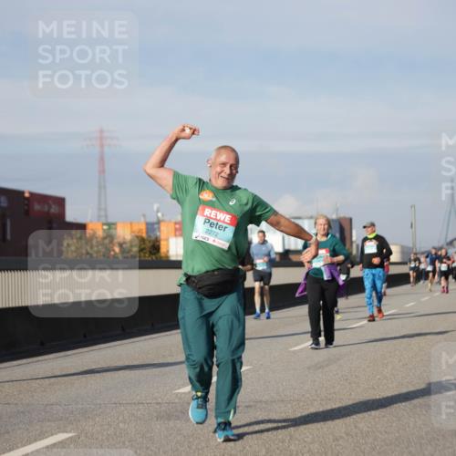 03.10.2025 - Köhlbrandbrückenlauf Jannik Wohlers http://msf.ph/oto/9092619 03.10.2025 10:11:47 Position 3 2272 meine-sportfotos.de