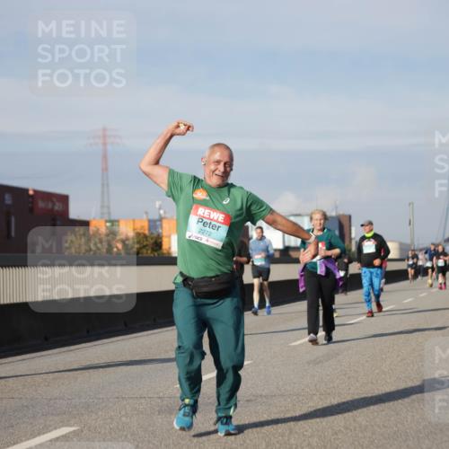 03.10.2025 - Köhlbrandbrückenlauf Jannik Wohlers http://msf.ph/oto/9092626 03.10.2025 10:11:47 Position 3 2272 meine-sportfotos.de