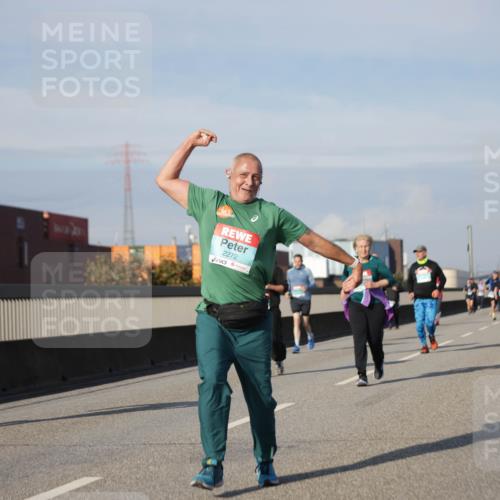 03.10.2025 - Köhlbrandbrückenlauf Jannik Wohlers http://msf.ph/oto/9092633 03.10.2025 10:11:47 Position 3 2272 meine-sportfotos.de