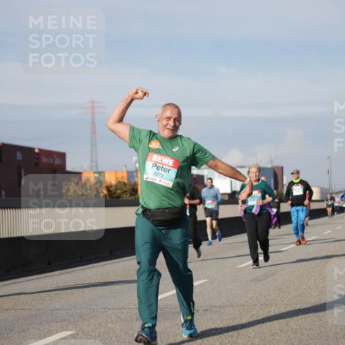 03.10.2025 - Köhlbrandbrückenlauf Jannik Wohlers http://msf.ph/oto/9092638 03.10.2025 10:11:47 Position 3 2272 meine-sportfotos.de