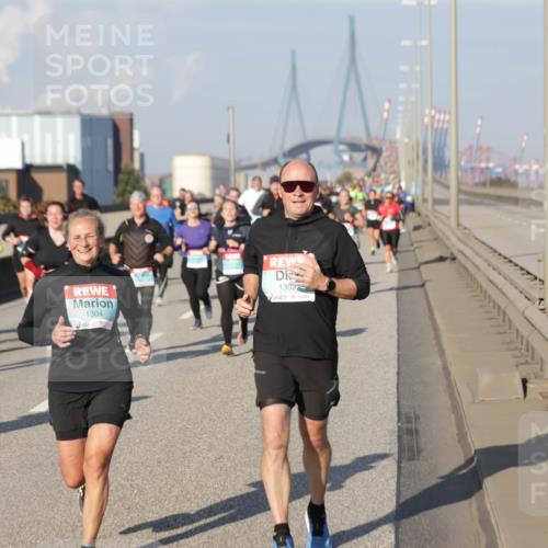 03.10.2025 - Köhlbrandbrückenlauf Jannik Wohlers http://msf.ph/oto/9092639 03.10.2025 10:00:08 Position 3 1304, 1303 meine-sportfotos.de