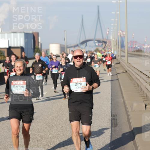 03.10.2025 - Köhlbrandbrückenlauf Jannik Wohlers http://msf.ph/oto/9092650 03.10.2025 10:00:08 Position 3 1304, 1303 meine-sportfotos.de