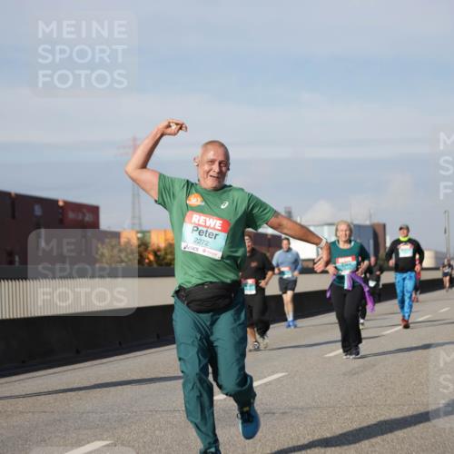 03.10.2025 - Köhlbrandbrückenlauf Jannik Wohlers http://msf.ph/oto/9092653 03.10.2025 10:11:47 Position 3 2272 meine-sportfotos.de
