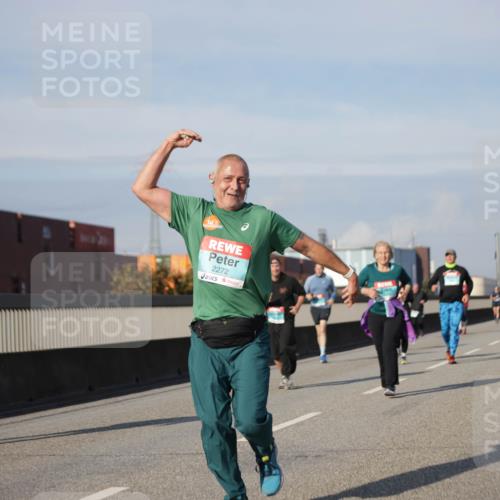 03.10.2025 - Köhlbrandbrückenlauf Jannik Wohlers http://msf.ph/oto/9092659 03.10.2025 10:11:47 Position 3 2272 meine-sportfotos.de