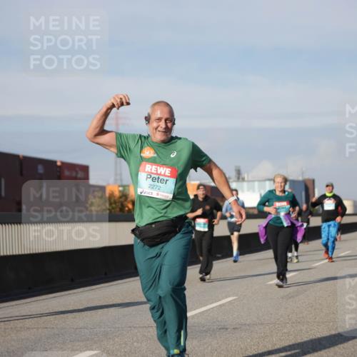 03.10.2025 - Köhlbrandbrückenlauf Jannik Wohlers http://msf.ph/oto/9092670 03.10.2025 10:11:48 Position 3 2272 meine-sportfotos.de
