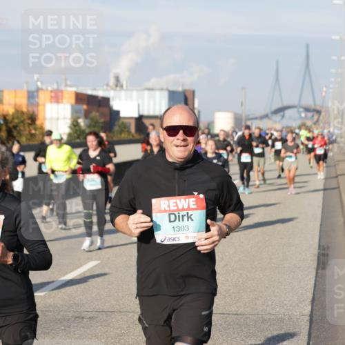 03.10.2025 - Köhlbrandbrückenlauf Jannik Wohlers http://msf.ph/oto/9092690 03.10.2025 10:00:10 Position 3 1304, 1303 meine-sportfotos.de