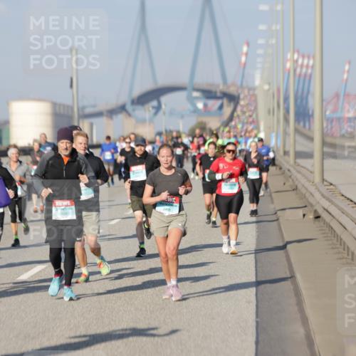 03.10.2025 - Köhlbrandbrückenlauf Jannik Wohlers http://msf.ph/oto/9092694 03.10.2025 10:00:11 Position 3 1634, 2499 meine-sportfotos.de