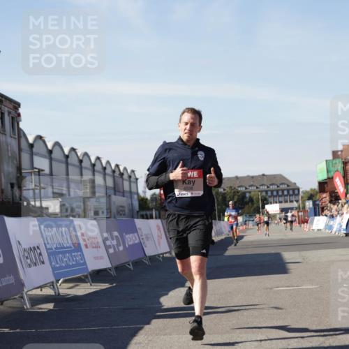 03.10.2025 - Köhlbrandbrückenlauf Jannik Wohlers http://msf.ph/oto/9092696 03.10.2025 12:54:18 Ziel 4598 meine-sportfotos.de