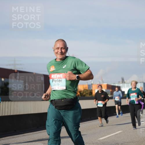 03.10.2025 - Köhlbrandbrückenlauf Jannik Wohlers http://msf.ph/oto/9092720 03.10.2025 10:11:48 Position 3 2272 meine-sportfotos.de