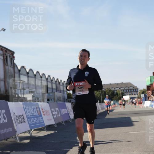 03.10.2025 - Köhlbrandbrückenlauf Jannik Wohlers http://msf.ph/oto/9092751 03.10.2025 12:54:18 Ziel 4598 meine-sportfotos.de