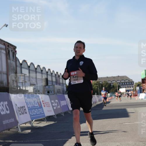03.10.2025 - Köhlbrandbrückenlauf Jannik Wohlers http://msf.ph/oto/9092762 03.10.2025 12:54:18 Ziel 4598 meine-sportfotos.de