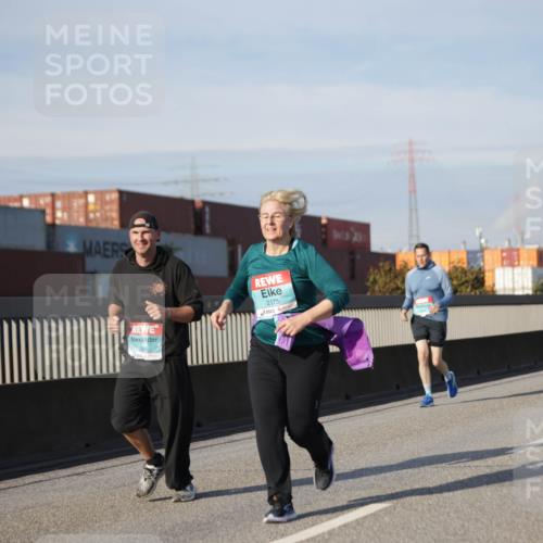 03.10.2025 - Köhlbrandbrückenlauf Jannik Wohlers http://msf.ph/oto/9092767 03.10.2025 10:11:51 Position 3 2175 meine-sportfotos.de