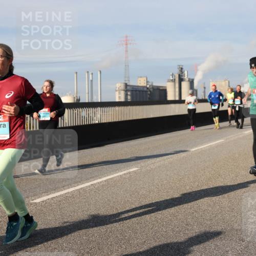 03.10.2025 - Köhlbrandbrückenlauf Lena Gebhardt http://msf.ph/oto/9092770 03.10.2025 10:08:28 Position 2 2086, 3045 meine-sportfotos.de