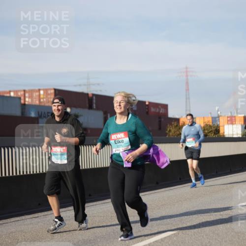 03.10.2025 - Köhlbrandbrückenlauf Jannik Wohlers http://msf.ph/oto/9092771 03.10.2025 10:11:51 Position 3 2175 meine-sportfotos.de