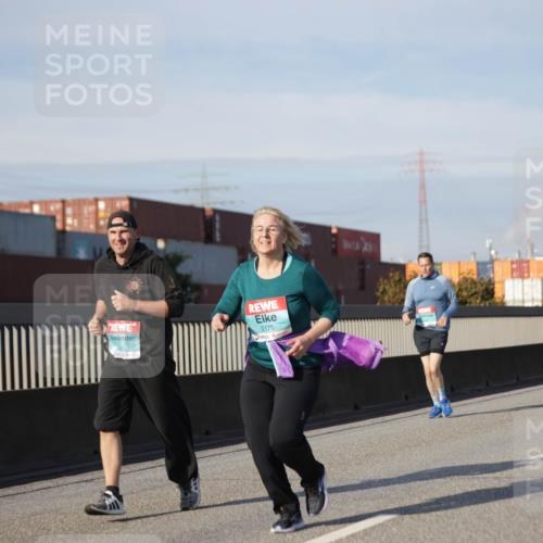 03.10.2025 - Köhlbrandbrückenlauf Jannik Wohlers http://msf.ph/oto/9092777 03.10.2025 10:11:51 Position 3 2175 meine-sportfotos.de
