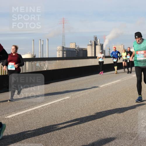 03.10.2025 - Köhlbrandbrückenlauf Lena Gebhardt http://msf.ph/oto/9092778 03.10.2025 10:08:28 Position 2 2086, 3045 meine-sportfotos.de