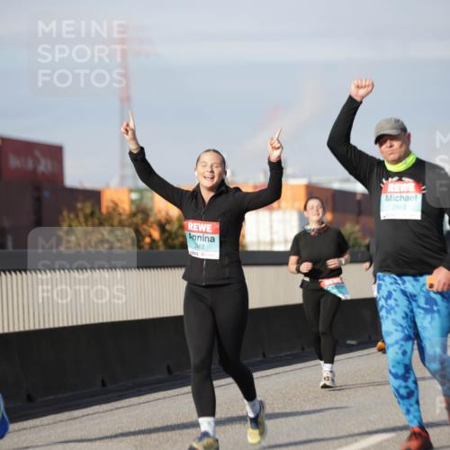 03.10.2025 - Köhlbrandbrückenlauf Jannik Wohlers http://msf.ph/oto/9092787 03.10.2025 10:11:53 Position 3 2462, 2463 meine-sportfotos.de