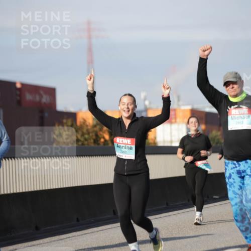 03.10.2025 - Köhlbrandbrückenlauf Jannik Wohlers http://msf.ph/oto/9092797 03.10.2025 10:11:53 Position 3 2462, 2463 meine-sportfotos.de