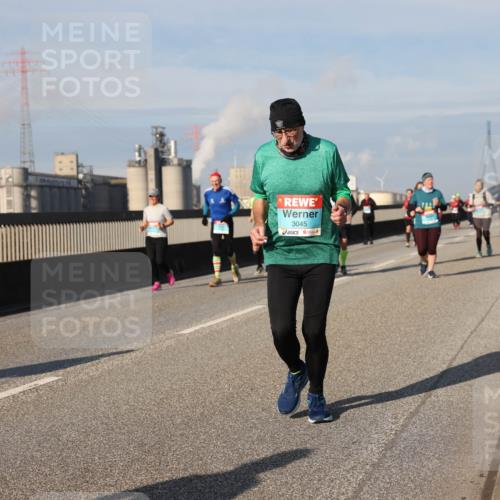 03.10.2025 - Köhlbrandbrückenlauf Lena Gebhardt http://msf.ph/oto/9092799 03.10.2025 10:08:28 Position 2 3045 meine-sportfotos.de