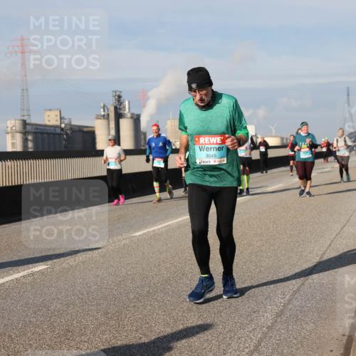 03.10.2025 - Köhlbrandbrückenlauf Lena Gebhardt http://msf.ph/oto/9092801 03.10.2025 10:08:28 Position 2 3045 meine-sportfotos.de