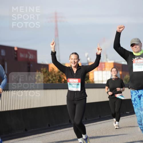 03.10.2025 - Köhlbrandbrückenlauf Jannik Wohlers http://msf.ph/oto/9092804 03.10.2025 10:11:53 Position 3 2462, 2463 meine-sportfotos.de
