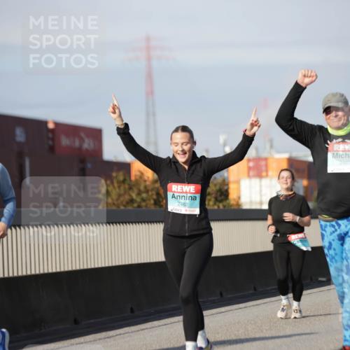 03.10.2025 - Köhlbrandbrückenlauf Jannik Wohlers http://msf.ph/oto/9092814 03.10.2025 10:11:53 Position 3 2462, 2463 meine-sportfotos.de