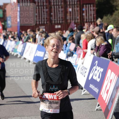 03.10.2025 - Köhlbrandbrückenlauf Jannik Wohlers http://msf.ph/oto/9092831 03.10.2025 13:20:05 Ziel 4433, 4721, 5037, 5175, 5328, 5456, 5481, 5656, 5657, 5658, 6414, 6567, 6568, 6589, 6649 meine-sportfotos.de