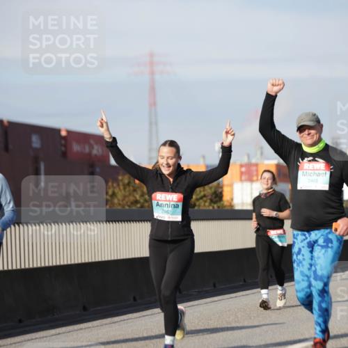 03.10.2025 - Köhlbrandbrückenlauf Jannik Wohlers http://msf.ph/oto/9092833 03.10.2025 10:11:53 Position 3 2462, 2463 meine-sportfotos.de