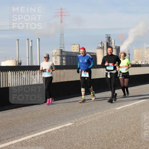 03.10.2025 - Köhlbrandbrückenlauf Lena Gebhardt http://msf.ph/oto/9092845 03.10.2025 10:08:31 Position 2  meine-sportfotos.de