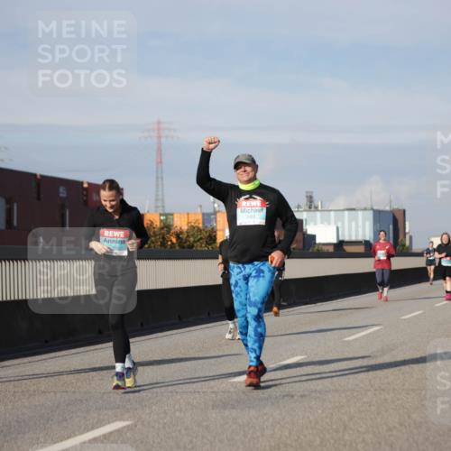 03.10.2025 - Köhlbrandbrückenlauf Jannik Wohlers http://msf.ph/oto/9092855 03.10.2025 10:11:54 Position 3 2463 meine-sportfotos.de