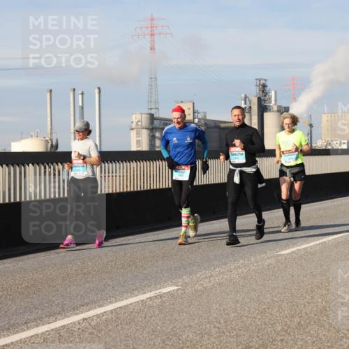 03.10.2025 - Köhlbrandbrückenlauf Lena Gebhardt http://msf.ph/oto/9092861 03.10.2025 10:08:31 Position 2 2343, 2342 meine-sportfotos.de