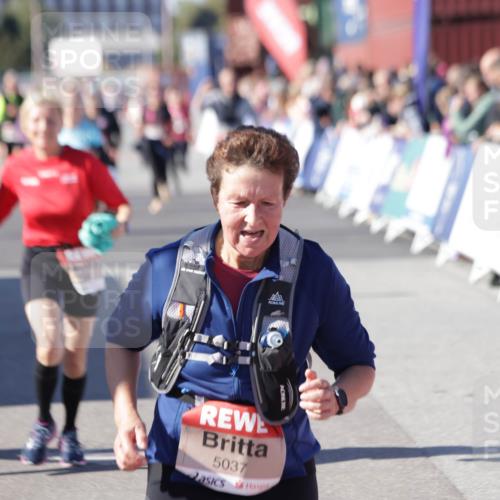 03.10.2025 - Köhlbrandbrückenlauf Jannik Wohlers http://msf.ph/oto/9092885 03.10.2025 13:20:06 Ziel 4402, 4433, 4565, 4721, 5037, 5175, 5328, 5456, 5481, 5656, 5657, 5658, 6567, 6568, 6589, 6649 meine-sportfotos.de