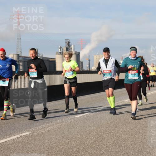 03.10.2025 - Köhlbrandbrückenlauf Lena Gebhardt http://msf.ph/oto/9092886 03.10.2025 10:08:32 Position 2 3510, 2342, 3293, 1700 meine-sportfotos.de