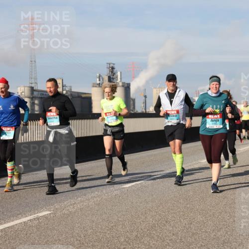 03.10.2025 - Köhlbrandbrückenlauf Lena Gebhardt http://msf.ph/oto/9092891 03.10.2025 10:08:32 Position 2 100, 2342, 3293, 1700 meine-sportfotos.de