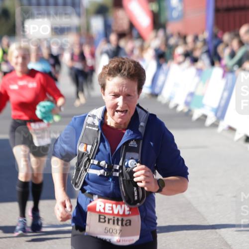 03.10.2025 - Köhlbrandbrückenlauf Jannik Wohlers http://msf.ph/oto/9092892 03.10.2025 13:20:06 Ziel 4402, 4433, 4565, 4721, 5037, 5175, 5328, 5456, 5481, 5656, 5657, 5658, 6567, 6568, 6589, 6649 meine-sportfotos.de