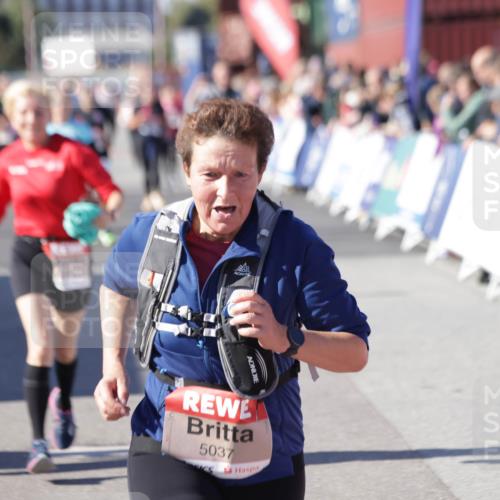 03.10.2025 - Köhlbrandbrückenlauf Jannik Wohlers http://msf.ph/oto/9092901 03.10.2025 13:20:06 Ziel 4402, 4433, 4565, 4721, 5037, 5175, 5328, 5456, 5481, 5656, 5657, 5658, 6567, 6568, 6589, 6649 meine-sportfotos.de