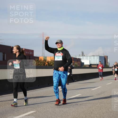 03.10.2025 - Köhlbrandbrückenlauf Jannik Wohlers http://msf.ph/oto/9092902 03.10.2025 10:11:54 Position 3 62, 2463 meine-sportfotos.de