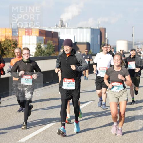 03.10.2025 - Köhlbrandbrückenlauf Jannik Wohlers http://msf.ph/oto/9092905 03.10.2025 10:00:16 Position 3 1551, 1634, 2750, 2499 meine-sportfotos.de