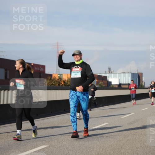 03.10.2025 - Köhlbrandbrückenlauf Jannik Wohlers http://msf.ph/oto/9092907 03.10.2025 10:11:54 Position 3 29, 2463 meine-sportfotos.de