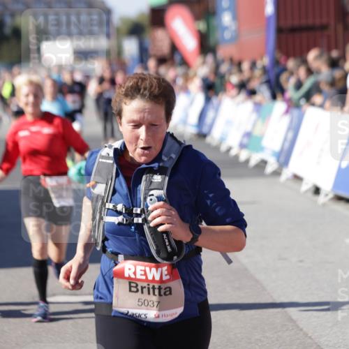 03.10.2025 - Köhlbrandbrückenlauf Jannik Wohlers http://msf.ph/oto/9092917 03.10.2025 13:20:06 Ziel 4402, 4433, 4565, 4721, 5037, 5175, 5328, 5456, 5481, 5656, 5657, 5658, 6567, 6568, 6589, 6649 meine-sportfotos.de