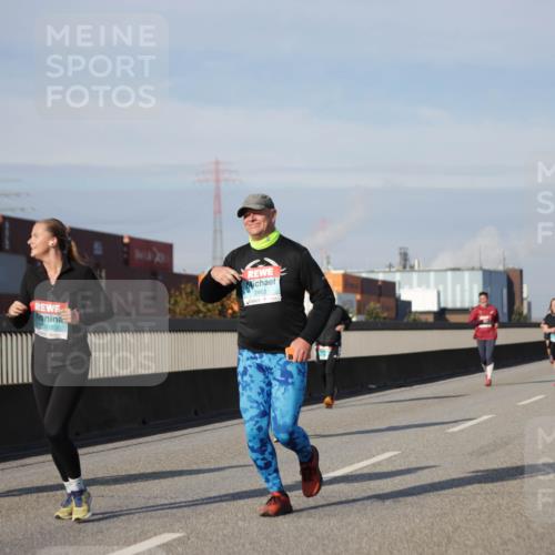 03.10.2025 - Köhlbrandbrückenlauf Jannik Wohlers http://msf.ph/oto/9092931 03.10.2025 10:11:54 Position 3 62, 2463 meine-sportfotos.de