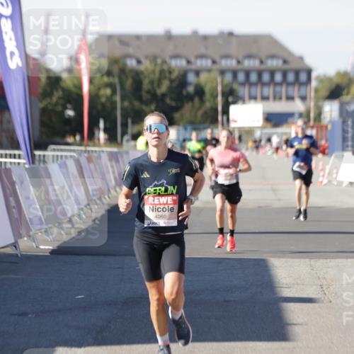03.10.2025 - Köhlbrandbrückenlauf Jannik Wohlers http://msf.ph/oto/9092944 03.10.2025 12:54:31 Ziel 4023, 4060, 4106, 4209 meine-sportfotos.de