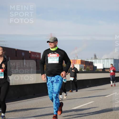 03.10.2025 - Köhlbrandbrückenlauf Jannik Wohlers http://msf.ph/oto/9092959 03.10.2025 10:11:55 Position 3 2462, 2463 meine-sportfotos.de