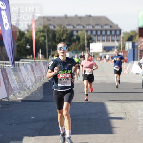 03.10.2025 - Köhlbrandbrückenlauf Jannik Wohlers http://msf.ph/oto/9092962 03.10.2025 12:54:31 Ziel 4023, 4060, 4106, 4209 meine-sportfotos.de