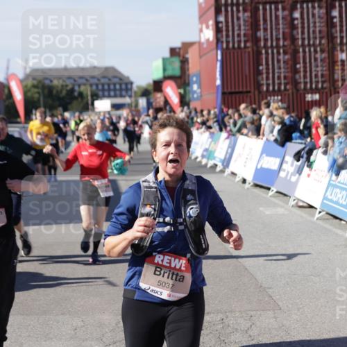 03.10.2025 - Köhlbrandbrückenlauf Jannik Wohlers http://msf.ph/oto/9092998 03.10.2025 13:20:07 Ziel 4402, 4433, 4565, 4721, 5037, 5175, 5328, 5456, 5481, 5656, 5657, 5658, 6589, 6649 meine-sportfotos.de