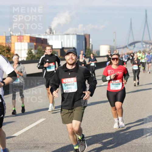 03.10.2025 - Köhlbrandbrückenlauf Jannik Wohlers http://msf.ph/oto/9093019 03.10.2025 10:00:19 Position 3 2750, 2345, 3310 meine-sportfotos.de