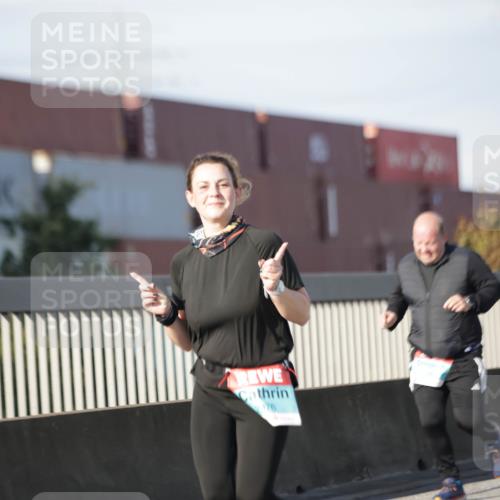 03.10.2025 - Köhlbrandbrückenlauf Jannik Wohlers http://msf.ph/oto/9093030 03.10.2025 10:11:57 Position 3 076 meine-sportfotos.de