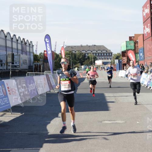03.10.2025 - Köhlbrandbrückenlauf Jannik Wohlers http://msf.ph/oto/9093035 03.10.2025 12:54:32 Ziel 4023, 4060, 4106, 4209 meine-sportfotos.de
