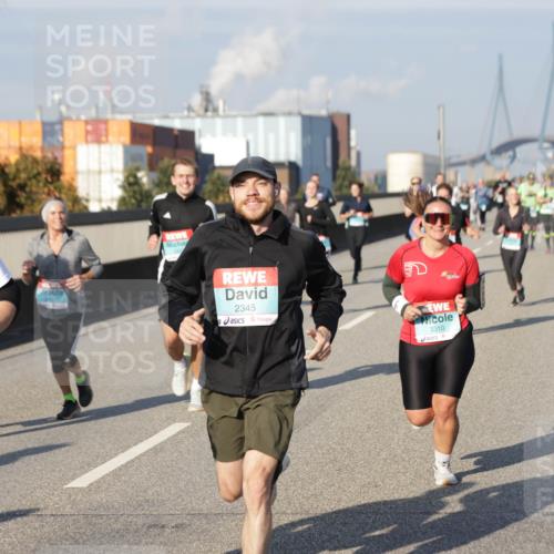 03.10.2025 - Köhlbrandbrückenlauf Jannik Wohlers http://msf.ph/oto/9093038 03.10.2025 10:00:19 Position 3 2750, 2345, 3310 meine-sportfotos.de